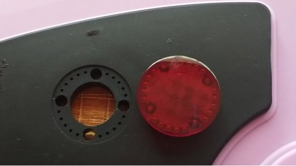 硅胶胶水粘PC，能有防水密封效果吗