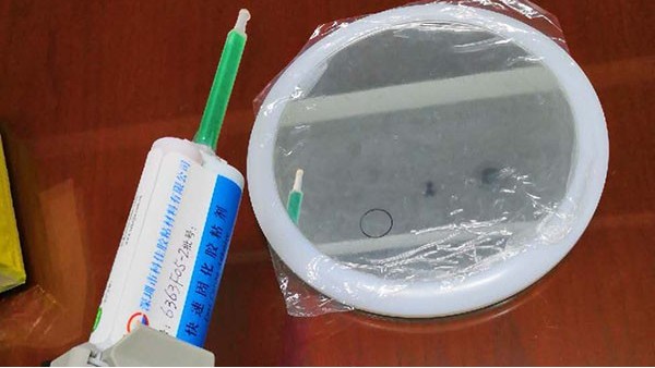 ABS粘烤漆，用什么胶水能粘住
