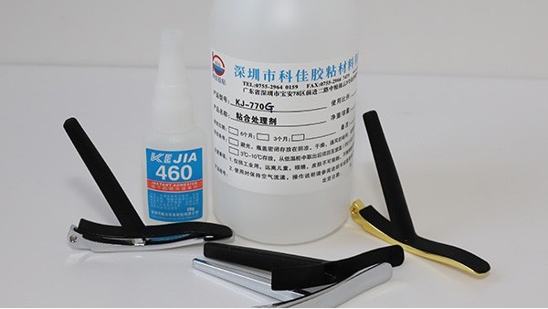 粘硅胶的胶水哪种好，看粘接材质跟要求来选择胶水